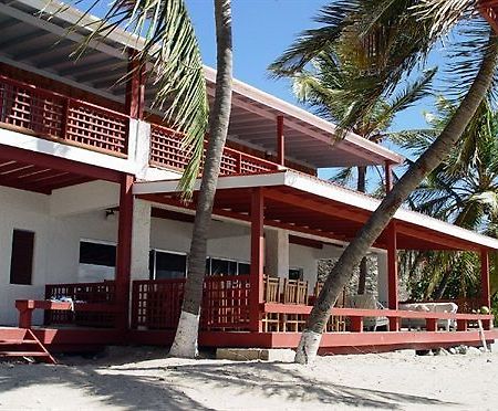 Fort Recovery Villa Suites Hotel Freshwater Pond Exterior foto